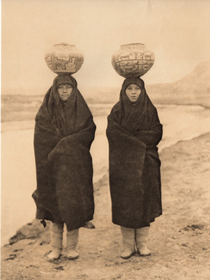ZUNI GIRLS AT THE RIVER EDWARD CURTIS NORTH AMERICAN INDIAN PHOTO